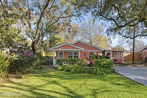 1409 Porter Ave, Ocean Springs, MS 39564
