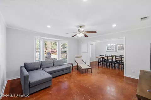 Living - 4626 Hazelwood Dr, Jackson, MS 39211 photo 1 of 4