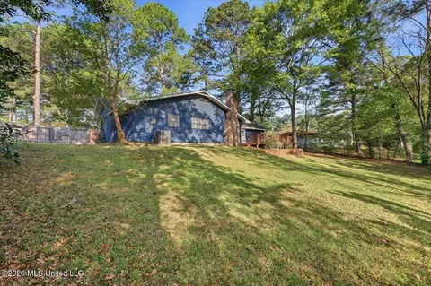 Exterior - 4626 Hazelwood Dr, Jackson, MS 39211 photo 6 of 7