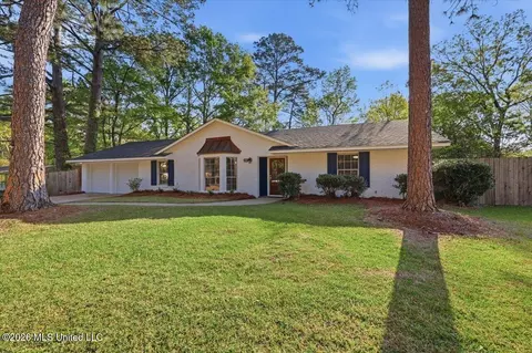 4626 Hazelwood Dr, Jackson, MS 39211