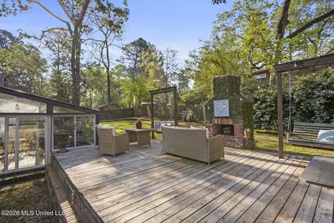 Exterior - 147 Highland Cir, Jackson, MS 39211 photo 3 of 6