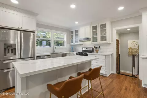 Kitchen - 147 Highland Cir, Jackson, MS 39211 photo 3 of 4