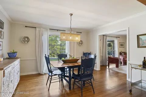 Dining - 147 Highland Cir, Jackson, MS 39211 photo 2 of 3