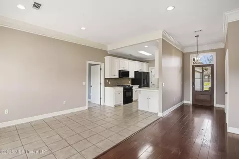 Entry Way - 306 Red Cedar Dr, Brandon, MS 39047 photo 2 of 5