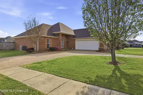 Exterior - 306 Red Cedar Dr, Brandon, MS 39047 photo 3 of 10