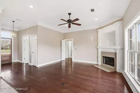 Living - 306 Red Cedar Dr, Brandon, MS 39047 photo 2 of 3