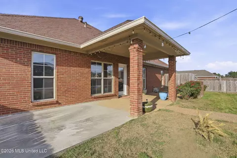 Exterior - 306 Red Cedar Dr, Brandon, MS 39047 photo 6 of 10
