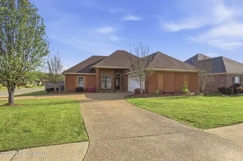 306 Red Cedar Dr, Brandon, MS 39047