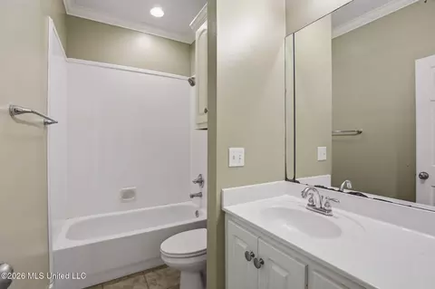 Bath - 306 Red Cedar Dr, Brandon, MS 39047 photo 4 of 4