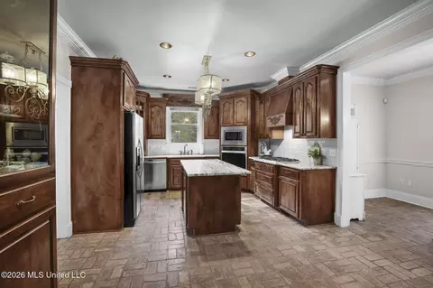 Kitchen - 1058 Ridgeside Dr, Brandon, MS 39042 photo 1 of 6