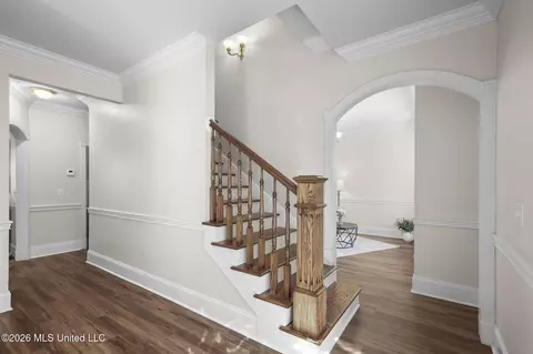 Entry Way - 1058 Ridgeside Dr, Brandon, MS 39042 photo 4 of 6