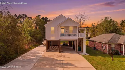 111 North St, Waveland, MS 39576