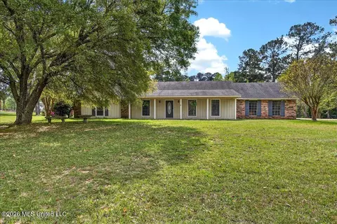 1106 Hawthorne Dr, Mccomb, MS 39648