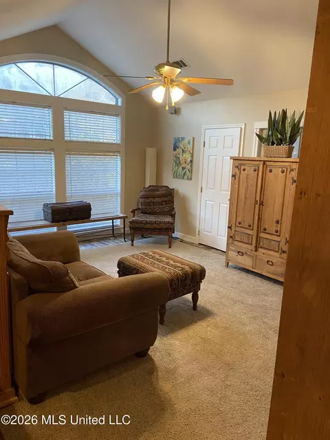 Living - 1313 Roxbury Ct, Jackson, MS 39211 photo 1 of 2