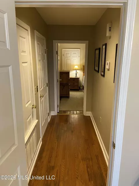 Entry Way - 1313 Roxbury Ct, Jackson, MS 39211 photo 1 of 1