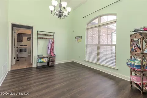 Entry Way - 1768 Linden Dr, Nesbit, MS 38651 photo 1 of 6