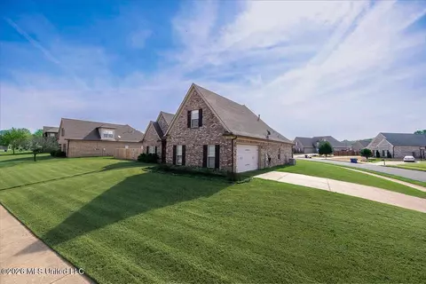 Exterior - 1768 Linden Dr, Nesbit, MS 38651 photo 2 of 5