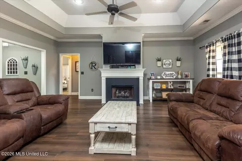 Living - 1768 Linden Dr, Nesbit, MS 38651 photo 1 of 1