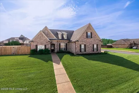 1768 Linden Dr, Nesbit, MS 38651