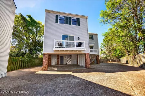 255 E Scenic Dr #G, Pass Christian, MS 39571