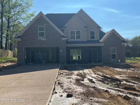 1070 W Green T Lk, Hernando, MS 38632