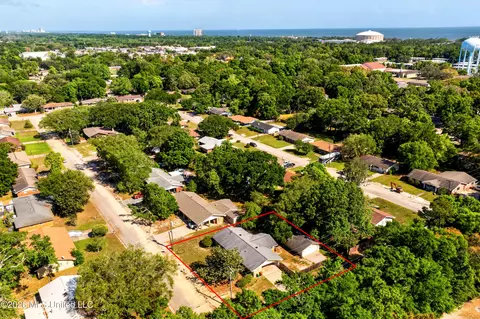 View/Area - 2535 Meadow Rd, Biloxi, MS 39531 photo 4 of 5