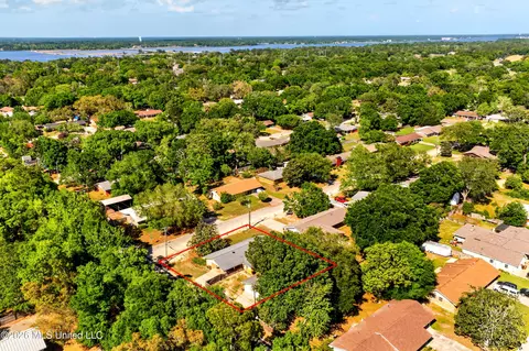 View/Area - 2535 Meadow Rd, Biloxi, MS 39531 photo 5 of 5