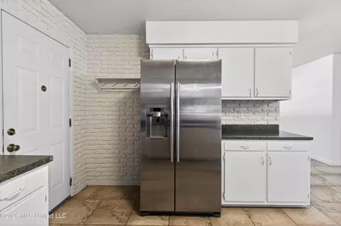 Kitchen - 2535 Meadow Rd, Biloxi, MS 39531 photo 1 of 6