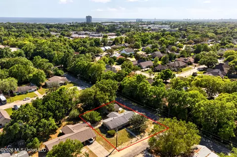 View/Area - 2535 Meadow Rd, Biloxi, MS 39531 photo 2 of 5