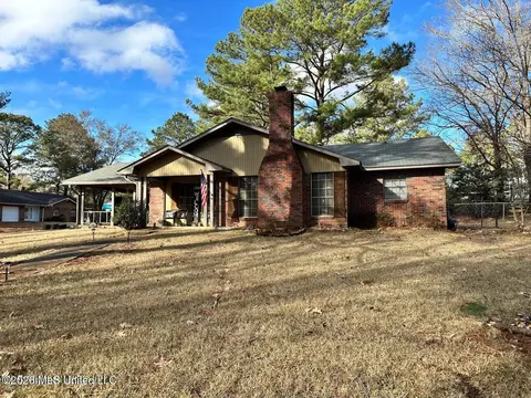 632 Briarcliff Cir, Jackson, MS 39212