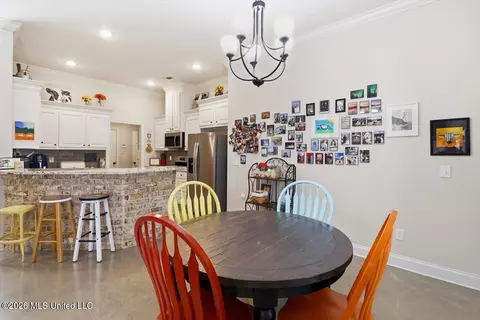 Dining - 668 Conti Dr, Brandon, MS 39042 photo 2 of 2