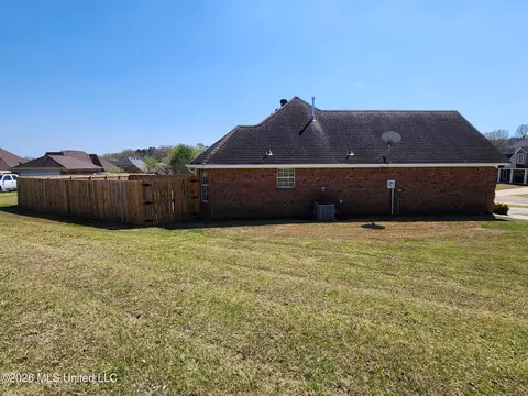 Exterior - 3396 Clepsyda Dr, Hernando, MS 38632 photo 4 of 8