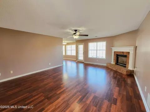 Living - 3396 Clepsyda Dr, Hernando, MS 38632 photo 2 of 6