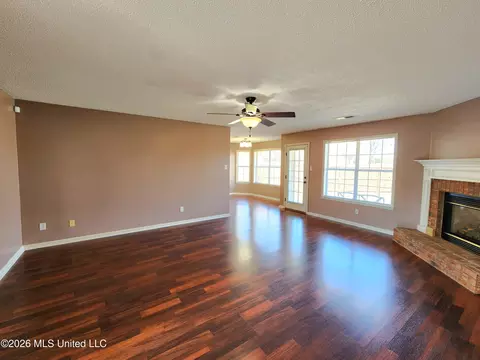 Living - 3396 Clepsyda Dr, Hernando, MS 38632 photo 3 of 6