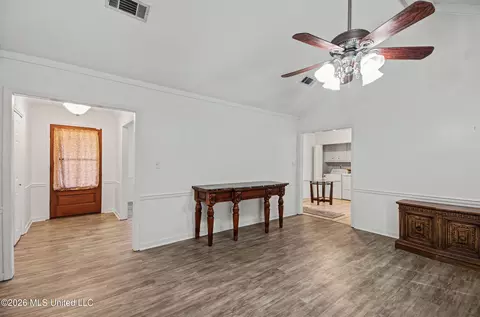 Entry Way - 606 Honeysuckle Dr, Madison, MS 39110 photo 2 of 2