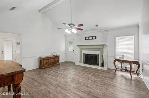 Living - 606 Honeysuckle Dr, Madison, MS 39110 photo 1 of 3
