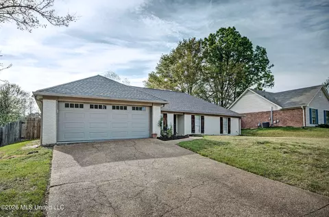 Exterior - 606 Honeysuckle Dr, Madison, MS 39110 photo 3 of 7