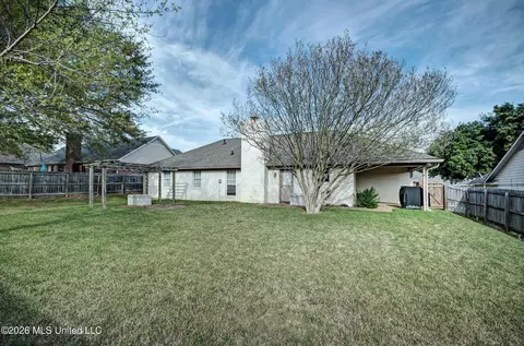 Exterior - 606 Honeysuckle Dr, Madison, MS 39110 photo 6 of 7