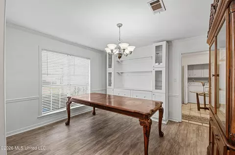 Dining - 606 Honeysuckle Dr, Madison, MS 39110 photo 1 of 2