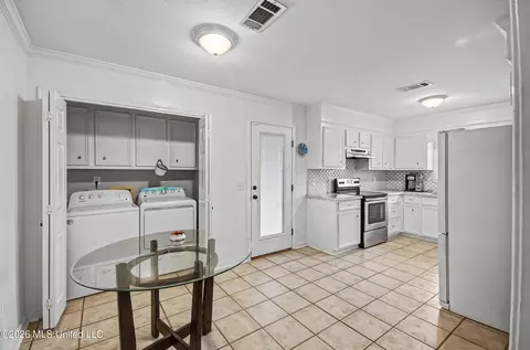 Other - 606 Honeysuckle Dr, Madison, MS 39110 photo 2 of 7