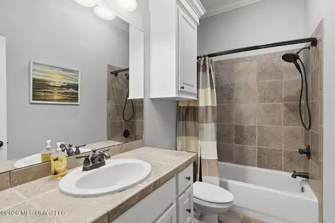 Bath - 118 Hampton Chase, Madison, MS 39110 photo 1 of 3
