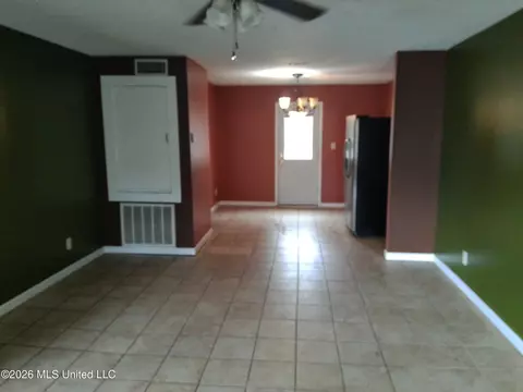 Living - 111 N Lang Ave, Long Beach, MS 39560 photo 1 of 2
