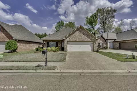 Exterior - 2017 Pebble Creek Dr, Brandon, MS 39042 photo 2 of 7