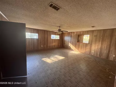 1169 Marble St, Jackson, MS 39212 photo 2