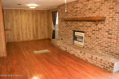 Living - 1616 Gibraltar Dr, Jackson, MS 39204 photo 2 of 3