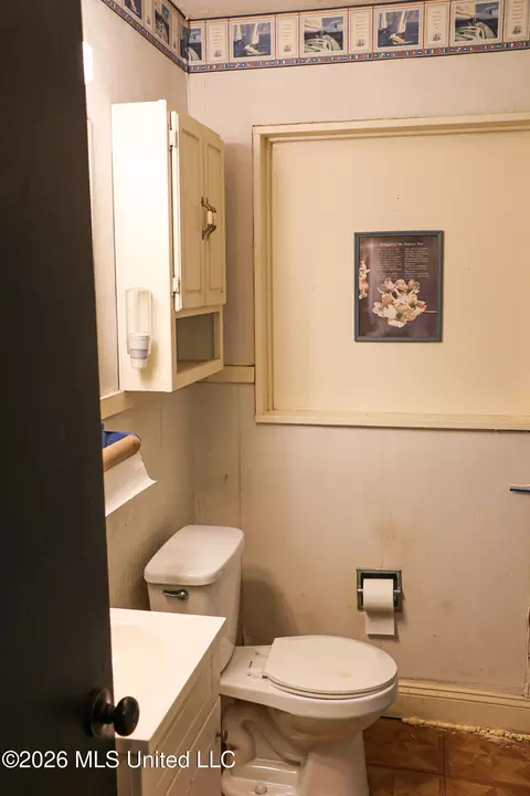 Bath - 1616 Gibraltar Dr, Jackson, MS 39204 photo 1 of 2