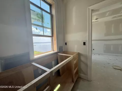 Entry Way - 605 Osprey Cv, Brandon, MS 39047 photo 2 of 3