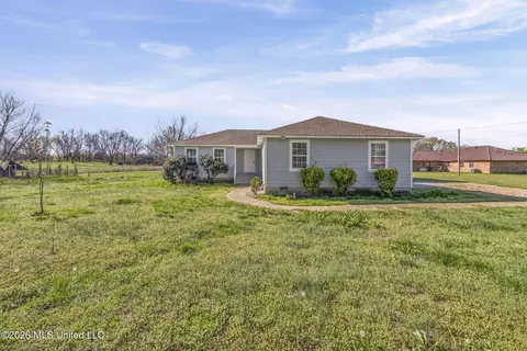 Exterior - 1211 Scott Ave, Lambert, MS 38643 photo 3 of 4