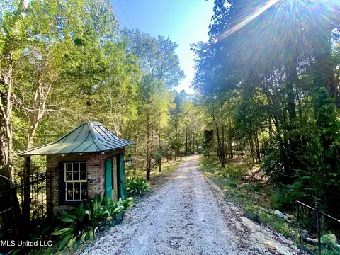 140 Westover Dr, Hazlehurst, MS 39083