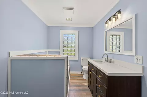 Bath - 612 N Wright Ave, Long Beach, MS 39560 photo 3 of 4